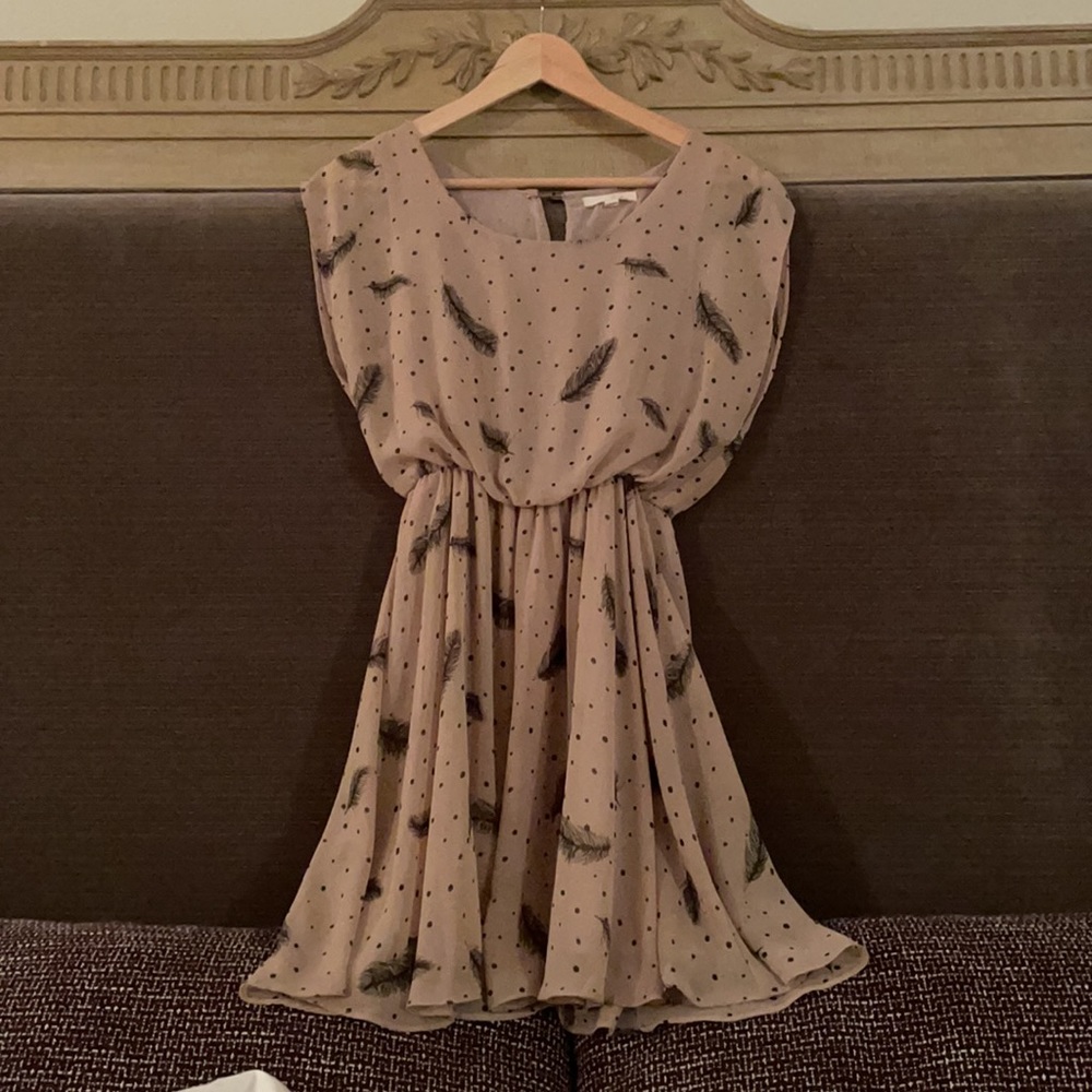 Flowy feather dress - Picture 2 of 3